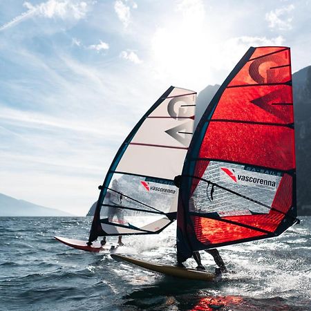 Appartamenti Vasco Renna Surf Center Torbole Sul Garda Екстериор снимка